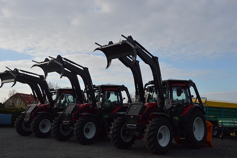 Valtra Forsttraktor Forstumbau Kabinenschutz
