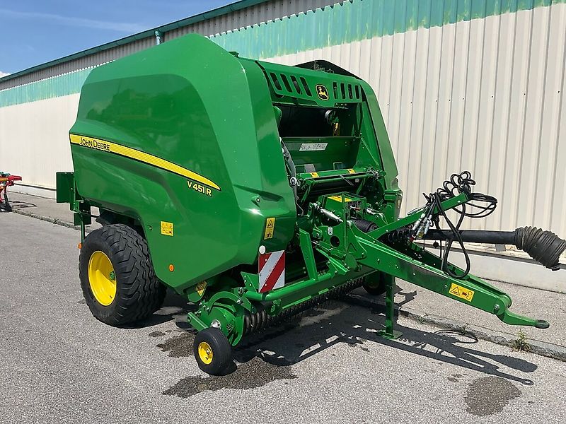 John Deere V451R