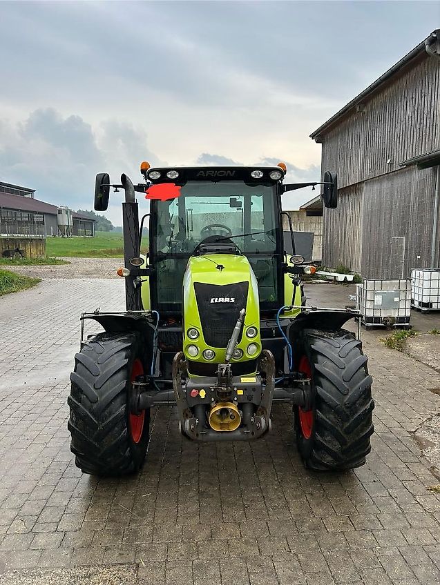 Claas Arion 520