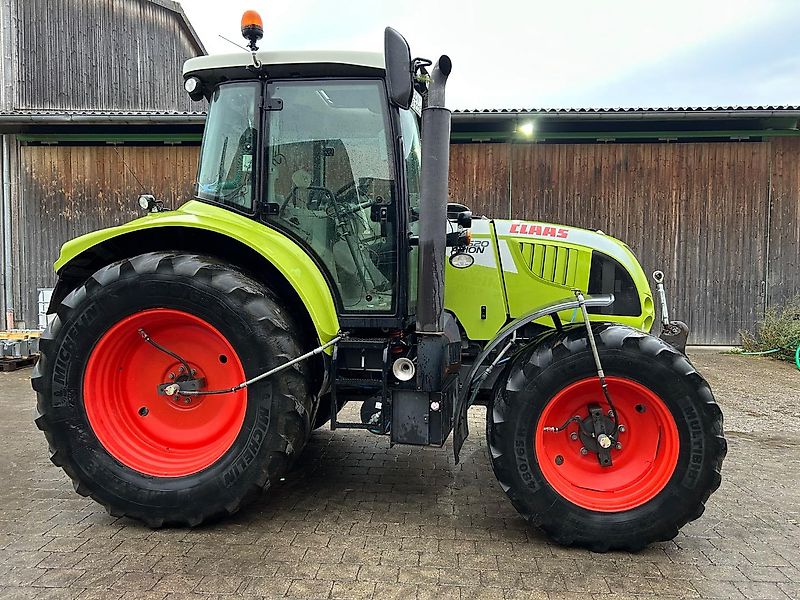Claas Arion 520