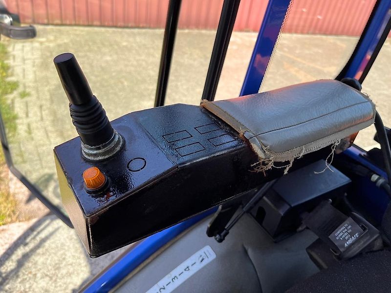 Iseki Iseki TM 3215 AHLK Kommunaltraktor Schlepper Winterdienst Traktor