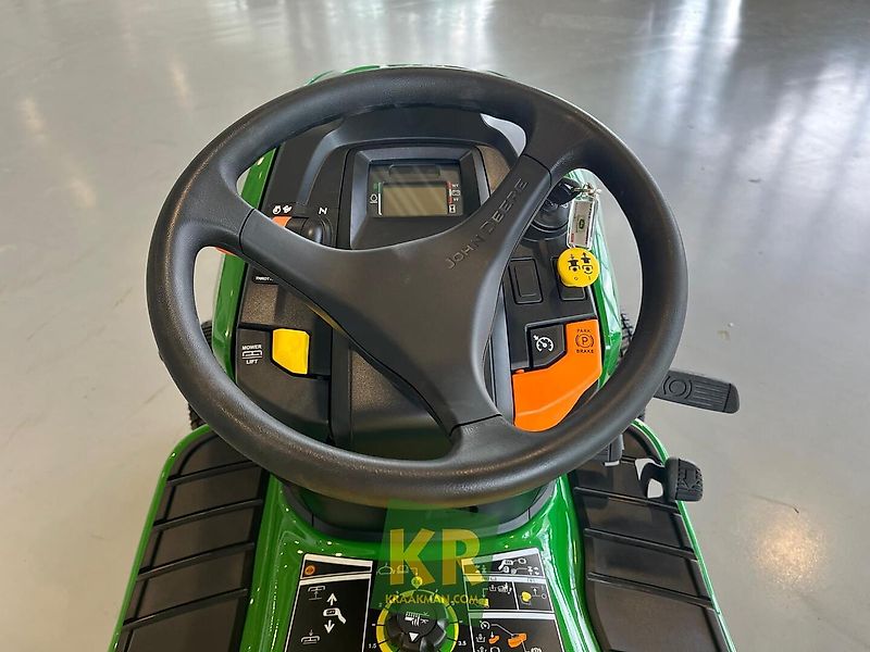 John Deere X380 #692957
