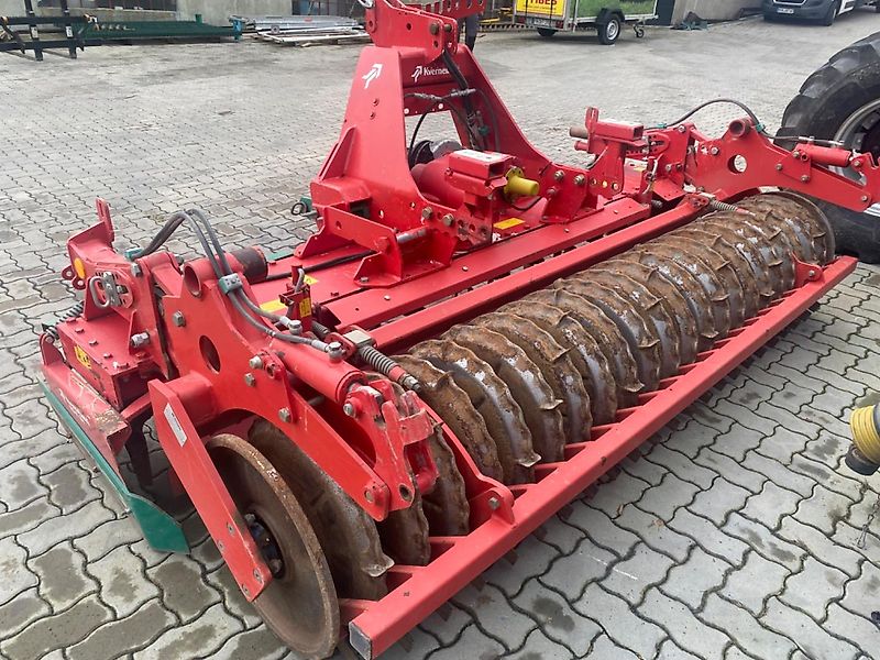 Kverneland NG-M 101 mit Kerner Walze