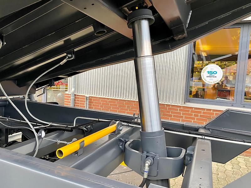 Strautmann SZK 1802-H mit Portaltüren