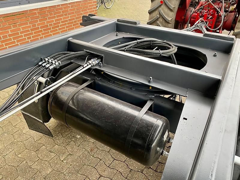 Strautmann SZK 1802-H mit Portaltüren