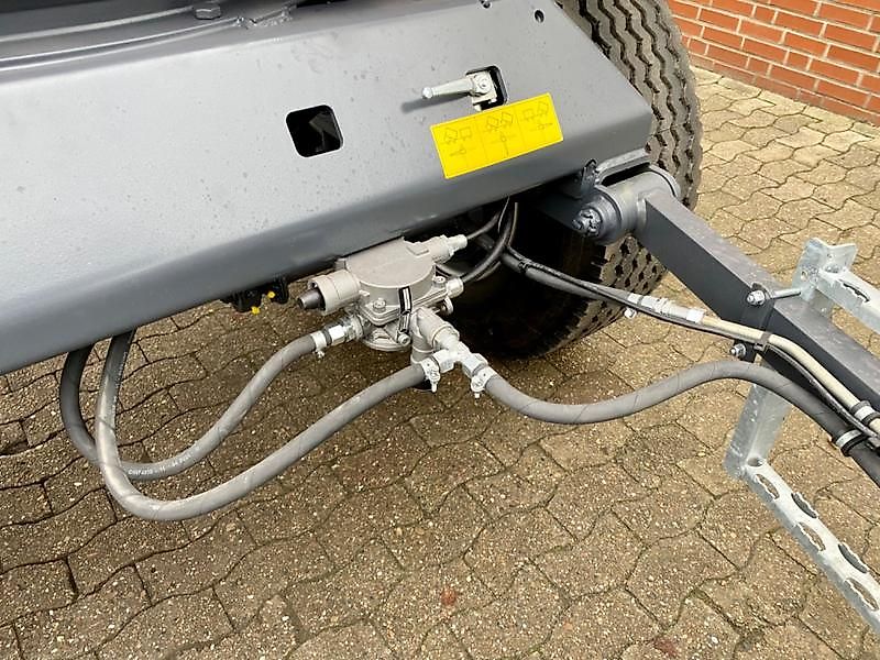 Strautmann SZK 1802-H mit Portaltüren