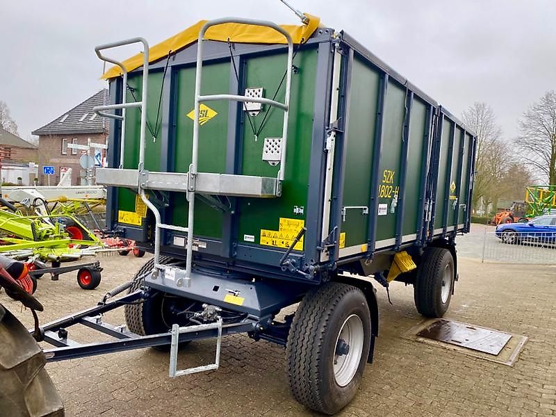 Strautmann SZK 1802-H mit Portaltüren