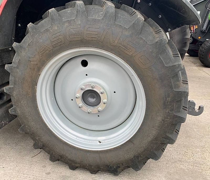 Massey Ferguson 14.9R28 & 18.4R38