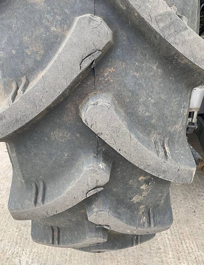 Massey Ferguson 14.9R28 & 18.4R38