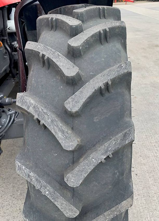 Massey Ferguson 14.9R28 & 18.4R38