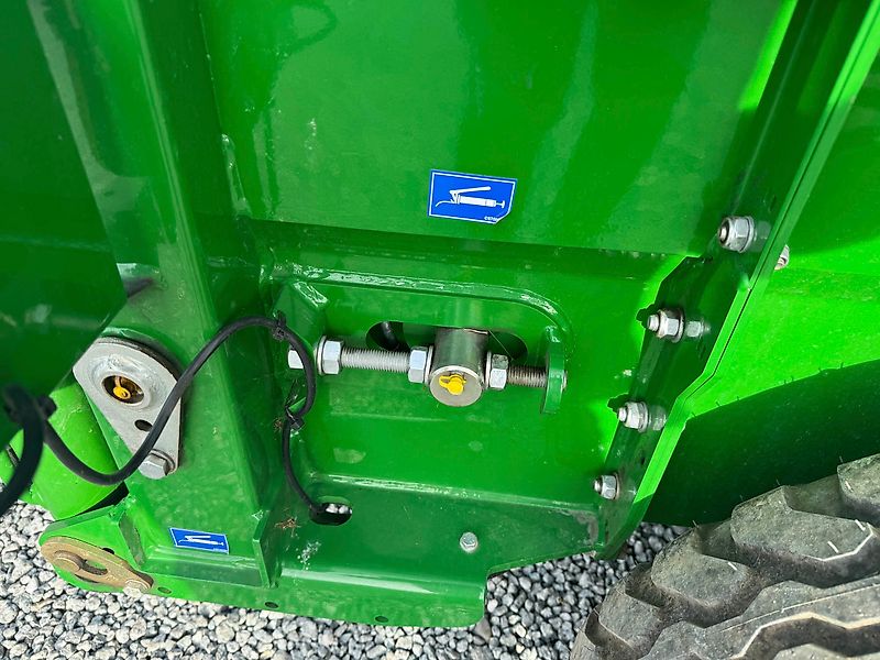 McHale NEW McHale C460 Bale Shredder/Feeder For Sale