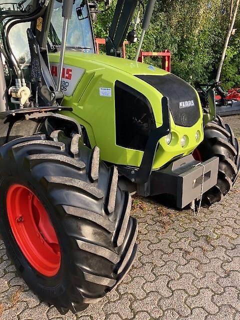 Claas Axos 330 CX