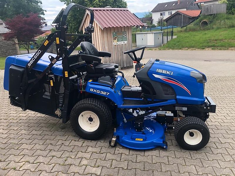 Iseki SXG 327 Mähtraktor mit Hochentleerung