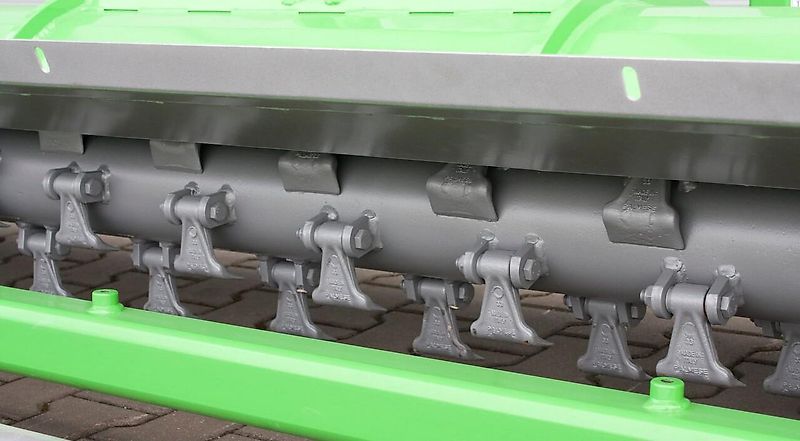 TOP-AGRO Schlegelmulcher ab 2,40 bis 2,80m NEU im Angebot!