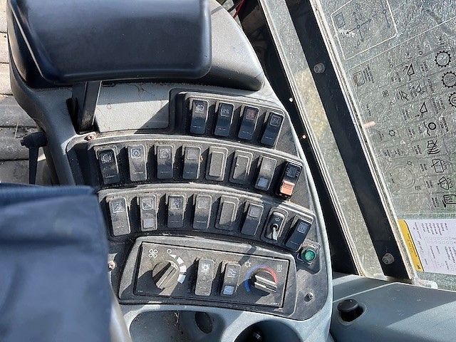 New Holland W170 C LR