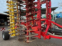 Pöttinger Terradisc 6001 T mit APV Streuer