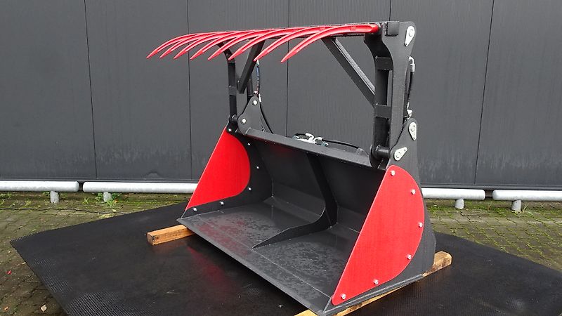 Hofstede Mestbak uitmestbak mest silage uitmest bak grijper vork klem model Giant of Weidemann aankoppeling