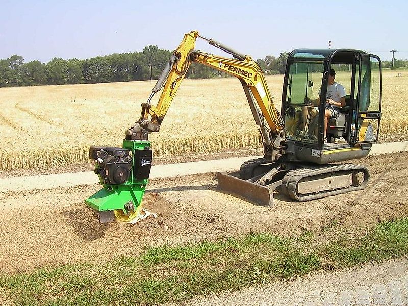 Baumstumpffräse, Stubbenfräse LASKI FZ-500 / 38 zum Baggeranbau mit Eigenmotor. . Die Anbau - Wurzelfräse für den Profi!