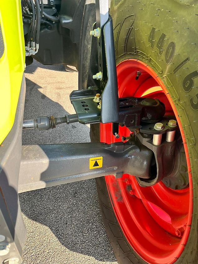 Claas Arion 420 CIS mit Frontzapfwelle und Frontkraftheber, neuwertiger Zustand, erst 620 Betriebsstunden