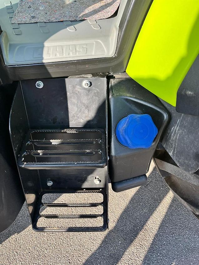 Claas Arion 420 CIS mit Frontzapfwelle und Frontkraftheber, neuwertiger Zustand, erst 620 Betriebsstunden