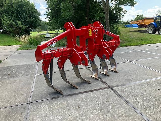 Unia Plow B6 voorzetwoeler