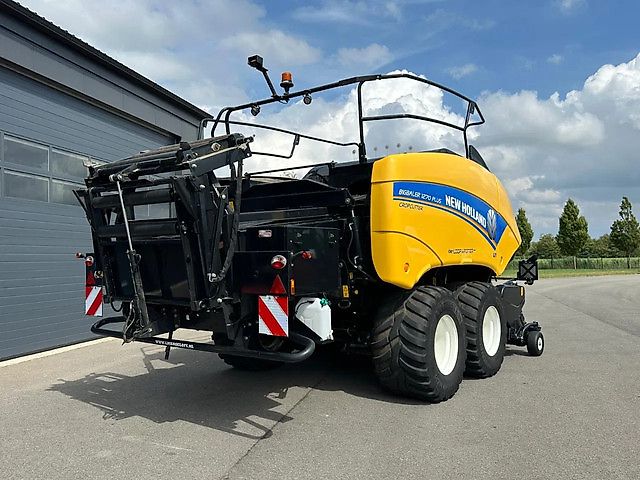 New Holland Bigbaler 1270 plus cropcutter