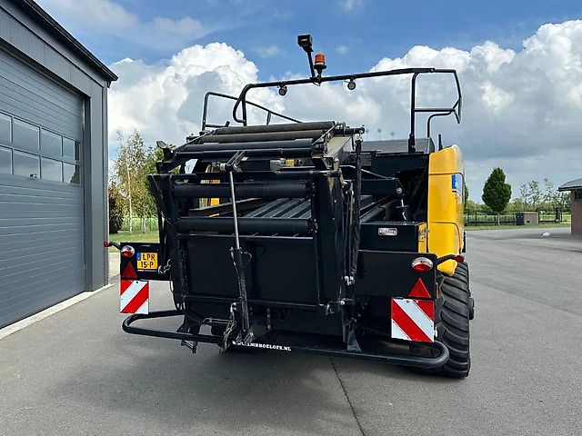 New Holland Bigbaler 1270 plus cropcutter