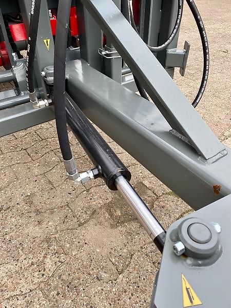 Bressel und Lade Gummischiebeschild 2400mm hydraulisch schwenkbar EURO Aufnahme