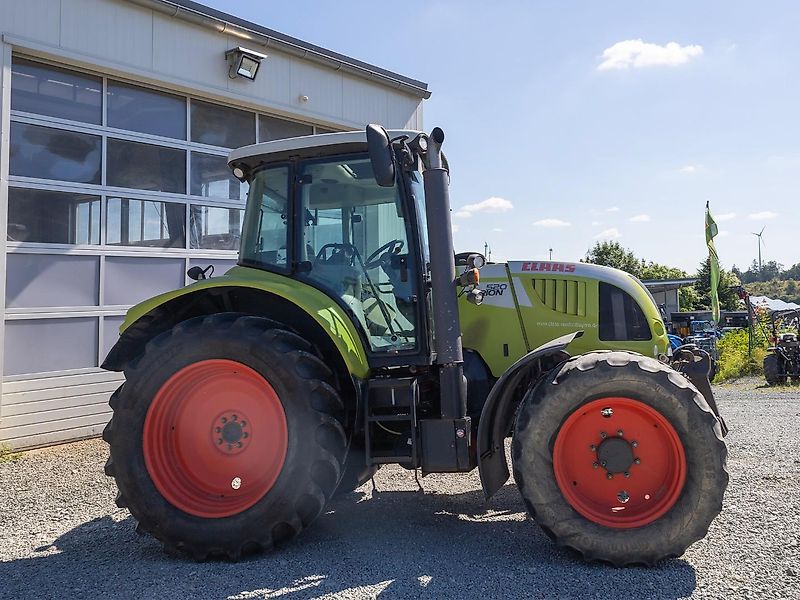 Claas Arion 520