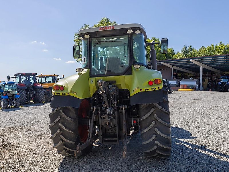 Claas Arion 520