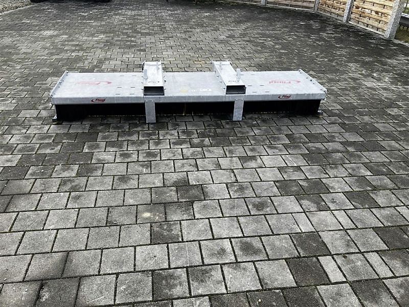 Fliegl KEHRBESEN LÖWE 3000MM