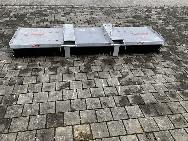 Fliegl KEHRBESEN LÖWE 3000MM