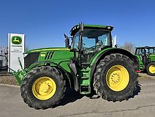 John Deere 6215R