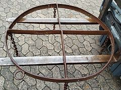 Hatzenbichler Eisenring 112cm Durchmesser 6 cm höhe ideal auch als Adventskranz oder Grundgestell  mit Eisenkreuz Gewicht ca 40kg ideal als ersatz für Gliederschleppe