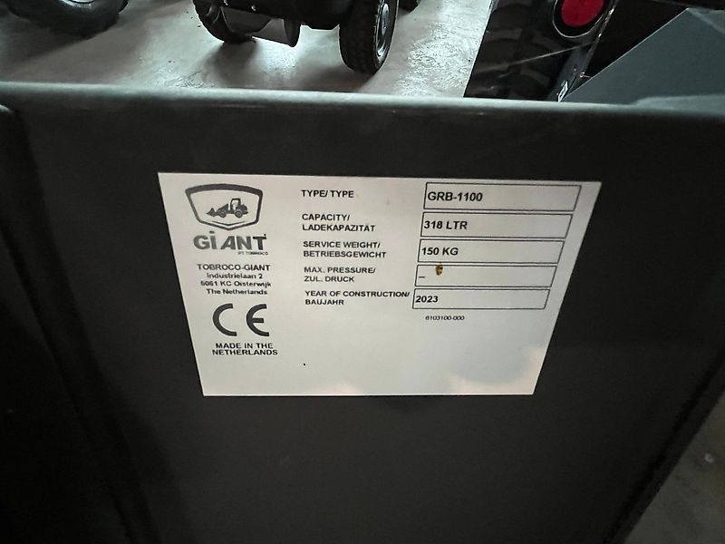 Giant GRB-1100 Erdschaufel mit GIANT Standartaufnahme