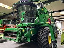 John Deere T670