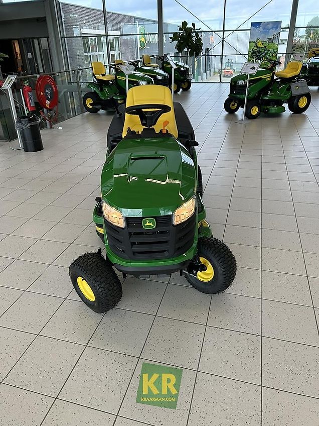John Deere X147R #692965