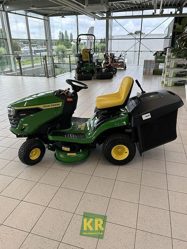 John Deere X147R #692965
