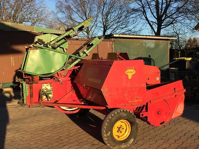 Welger AP 45 Hochdruckpresse mit Baas Ballenschleuder