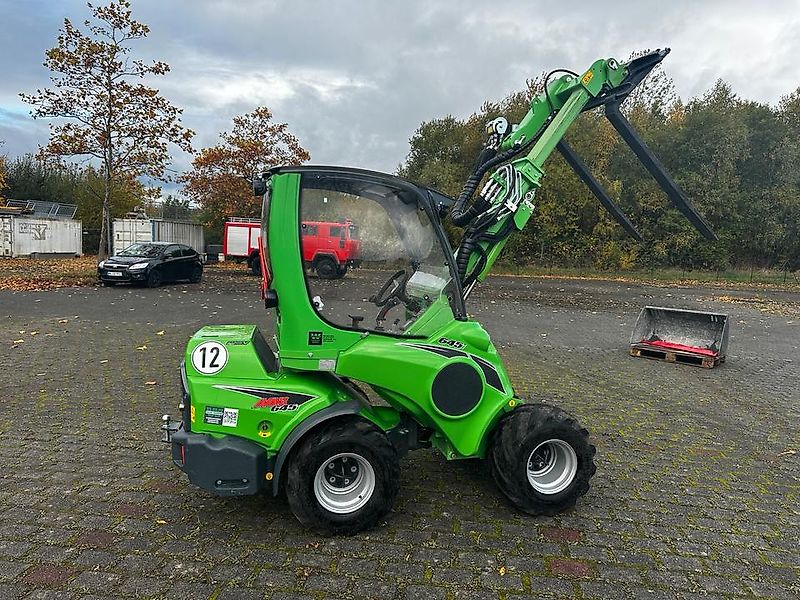 Avant Lader 645i mit Schaufel und Gabel zu vermieten