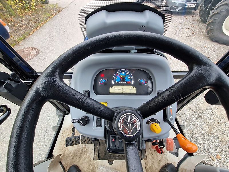 New Holland Boomer 40