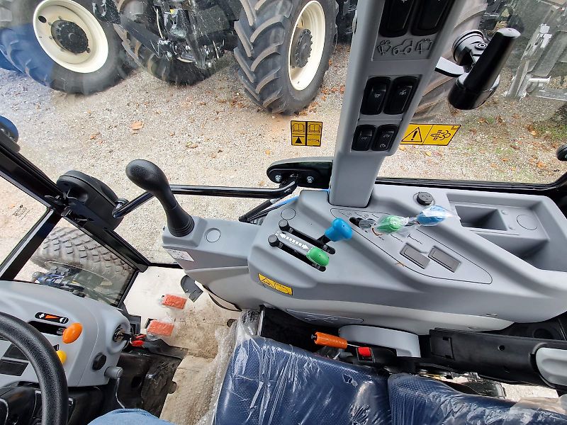 New Holland Boomer 40