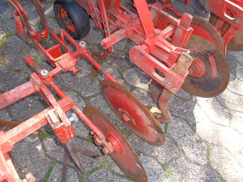 Rau 12 reihig Fronthacke hydraulischer Klapprahmen mit Gänsefußscharen & Hohlscheiben zur Kulturschonung