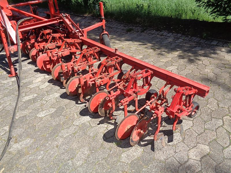 Rau 12 reihig Fronthacke hydraulischer Klapprahmen mit Gänsefußscharen & Hohlscheiben zur Kulturschonung