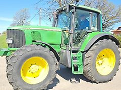 John Deere 6820