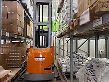 Still Elektro Schmalgangstapler MX X TE mit Schwenkhubgabel