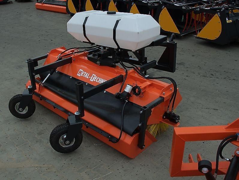 Metal-Technik Kehrmaschine / Sweeper / Balayeuse / Spazzolatrice / Подметательно-уборочная машина / Zamiatarka 2 m