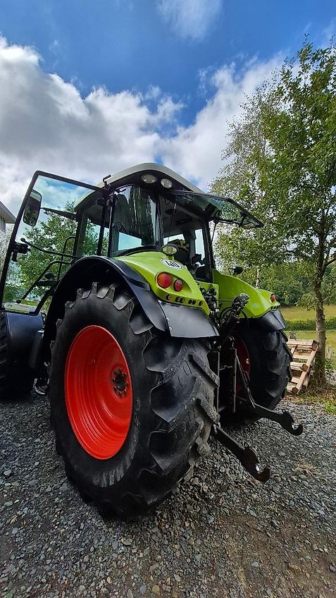 Claas Arion 620 CIS