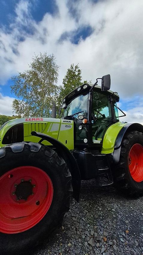 Claas Arion 620 CIS