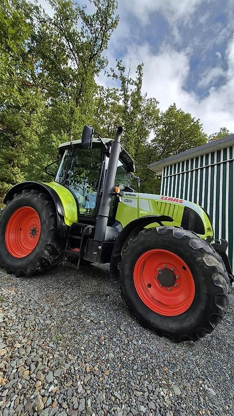 Claas Arion 620 CIS